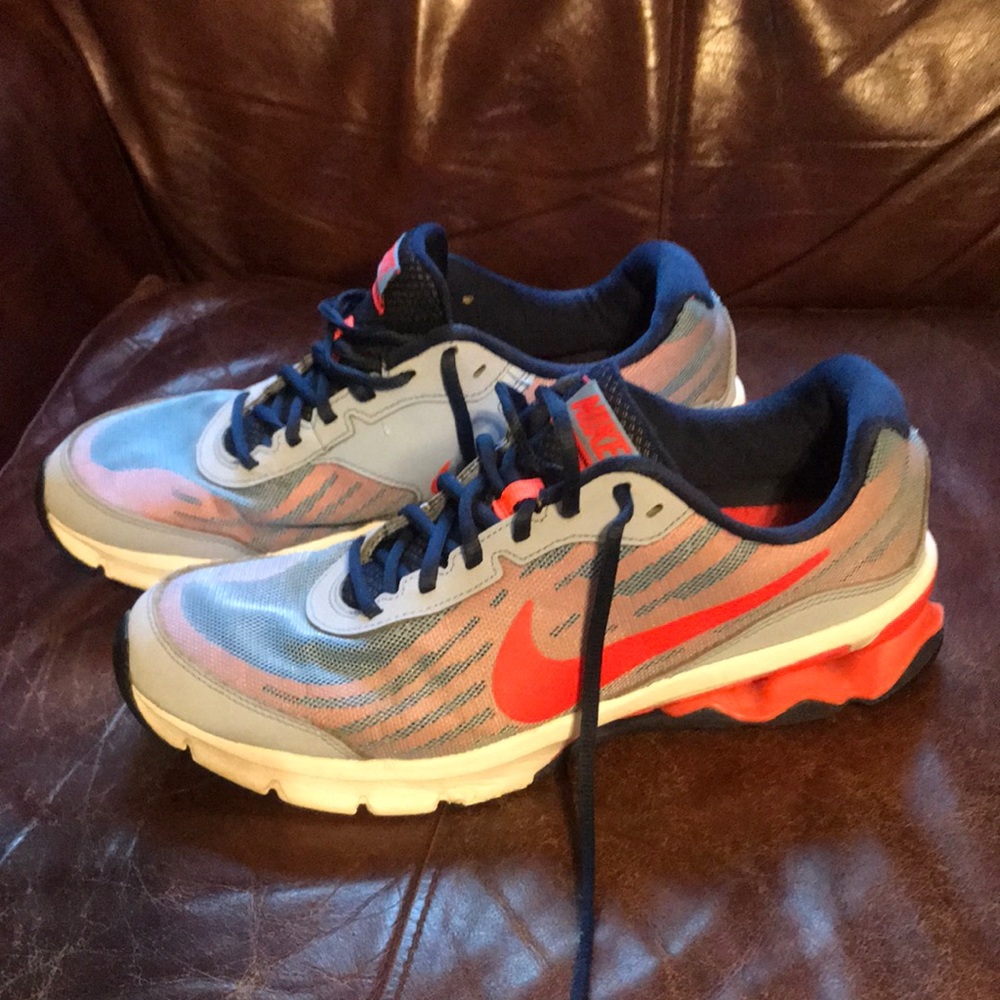 Women’s Nike Reax Run 9 Sz 11